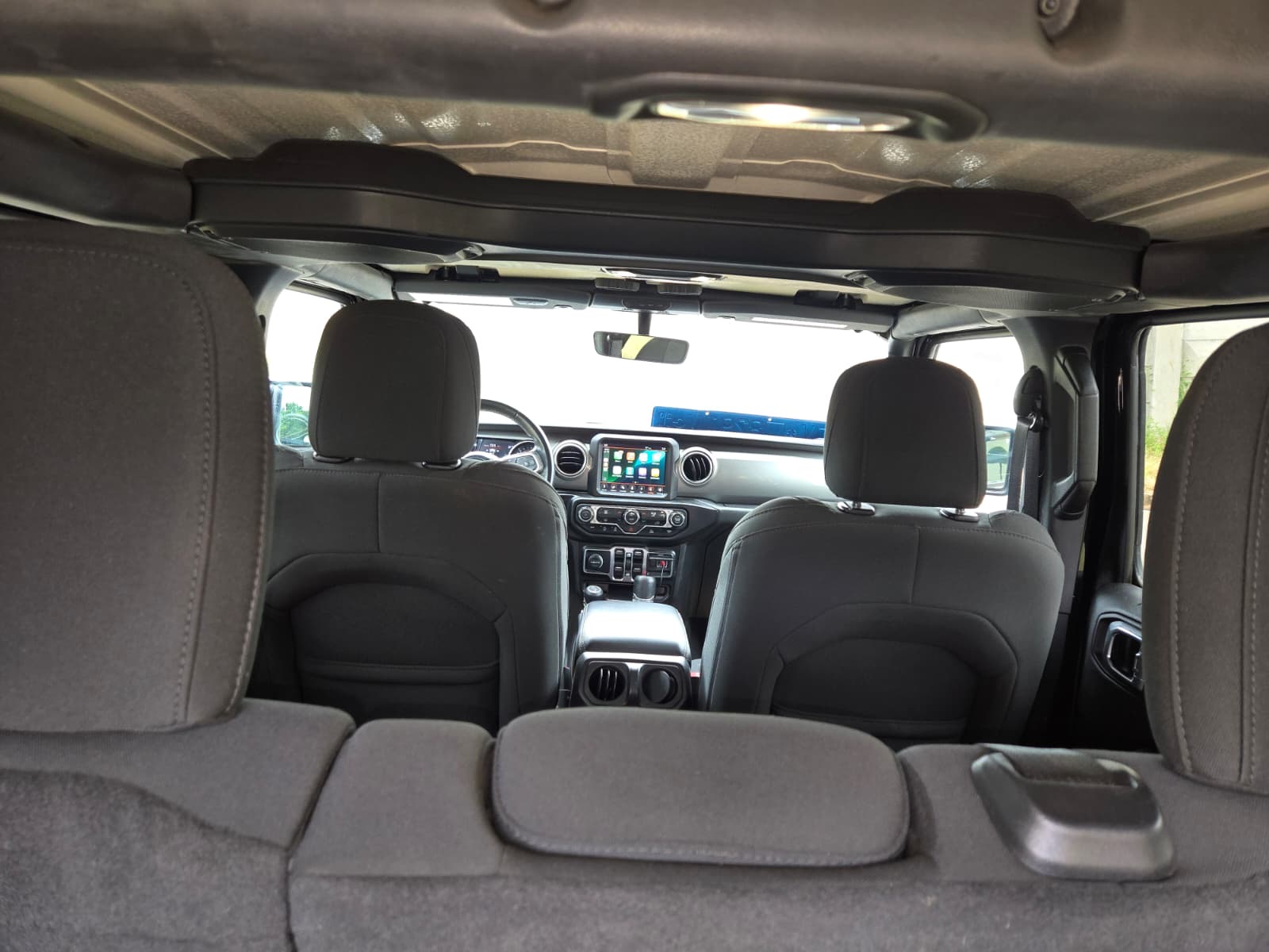 
								2023 Jeep Wrangler Unlimited Sahara full									