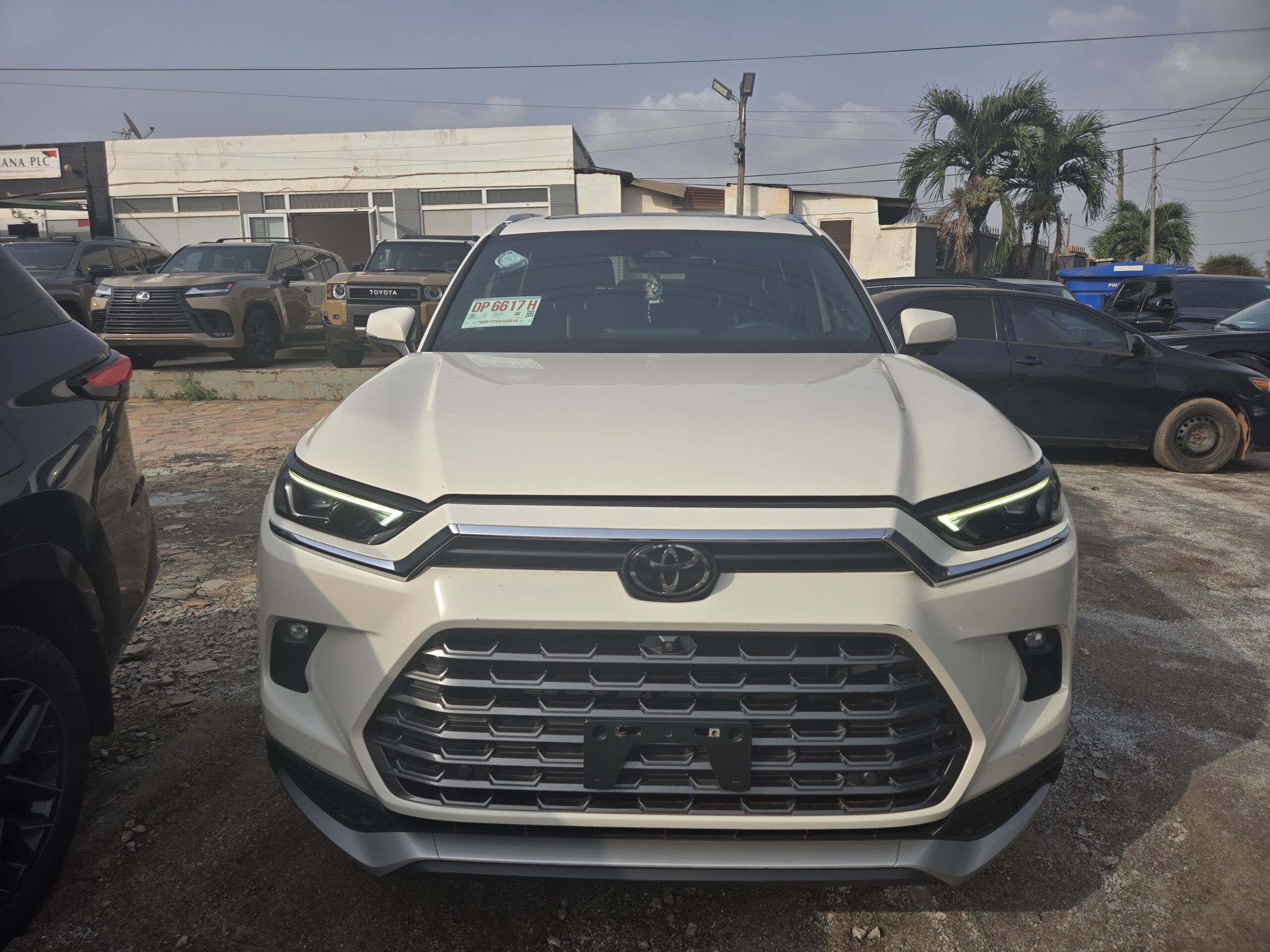 
								2024 Toyota Grand Highlander Hybrid Platinum SUV full									