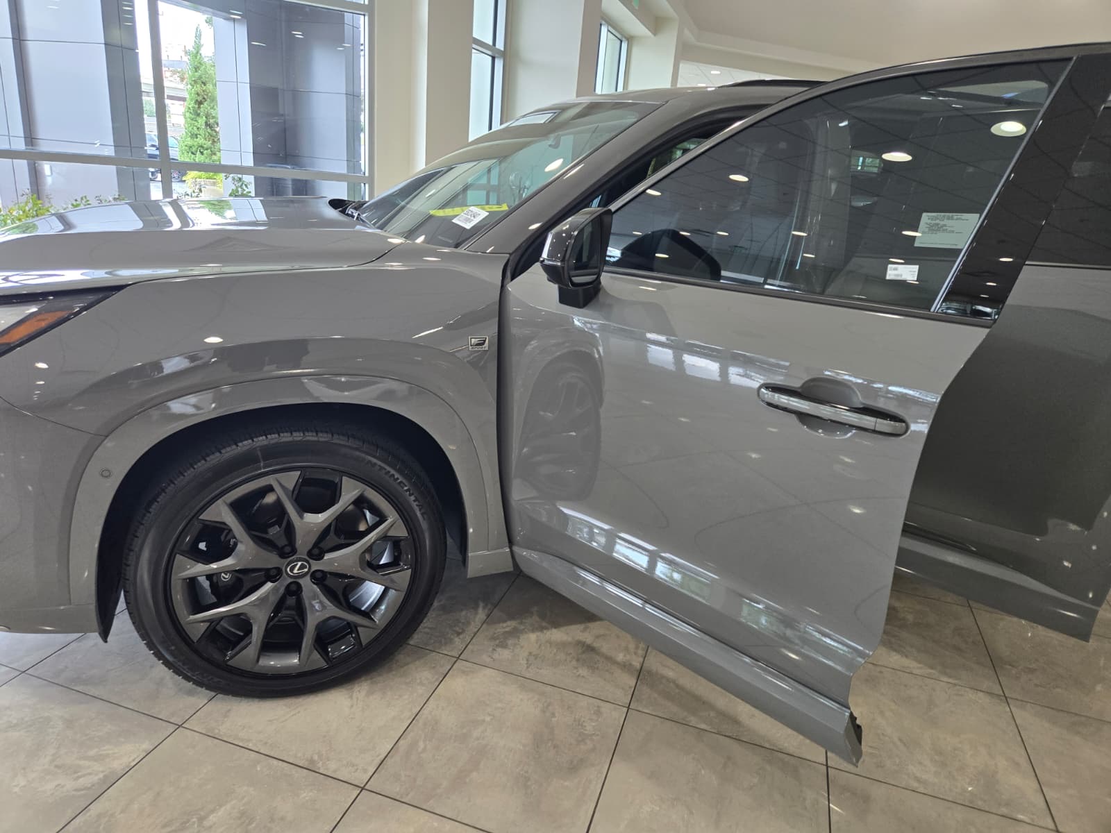 
								2025 Lexus TX – Gray full									