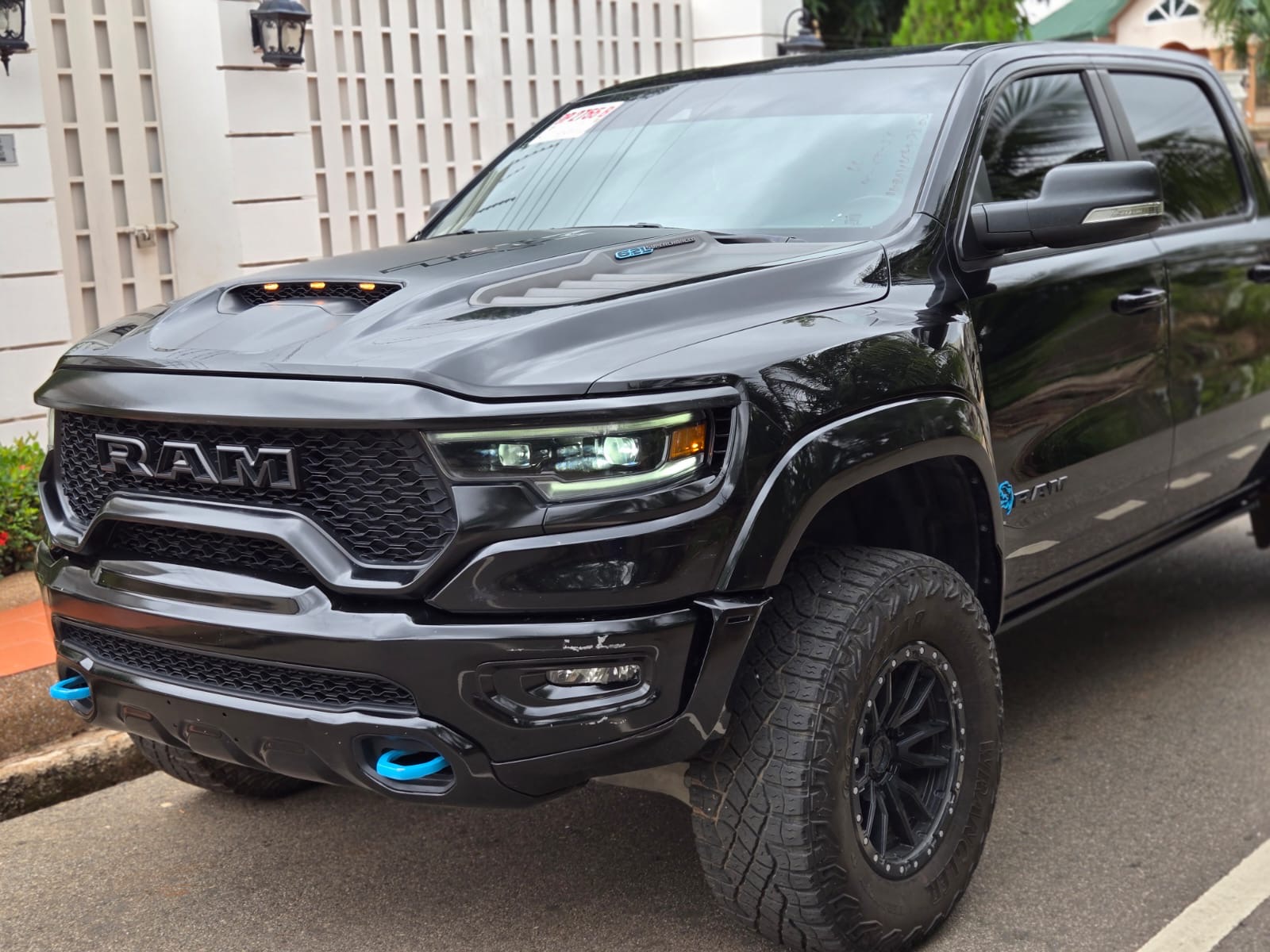 
								2023 RAM 1500 TRX – Black full									