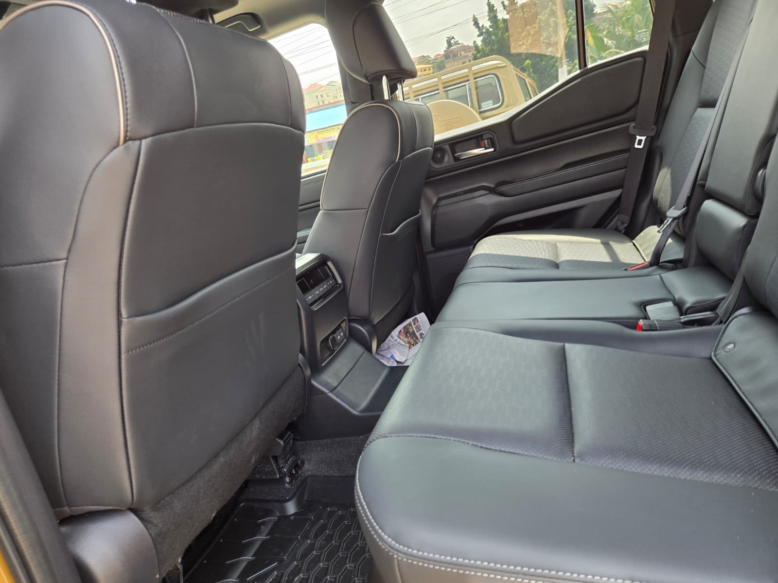 
								Toyota Land Cruiser full									