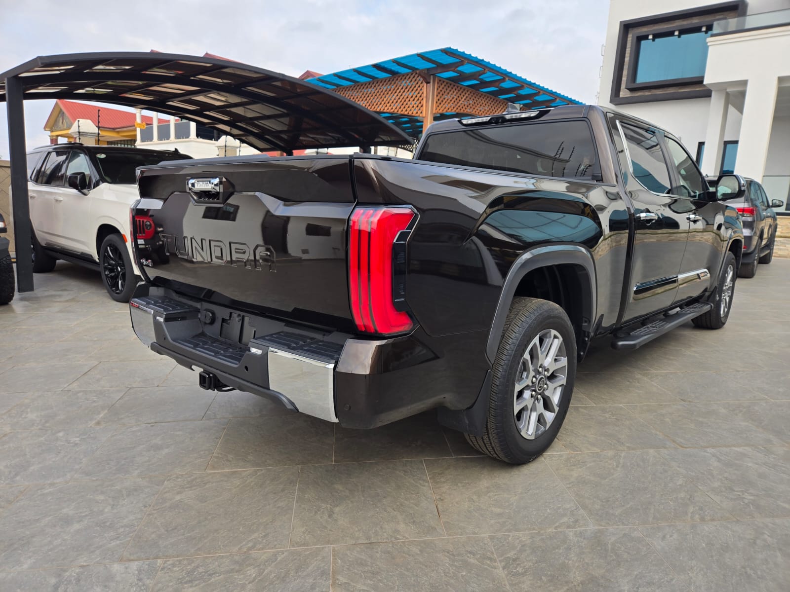 
								2024 Toyota Tundra full									