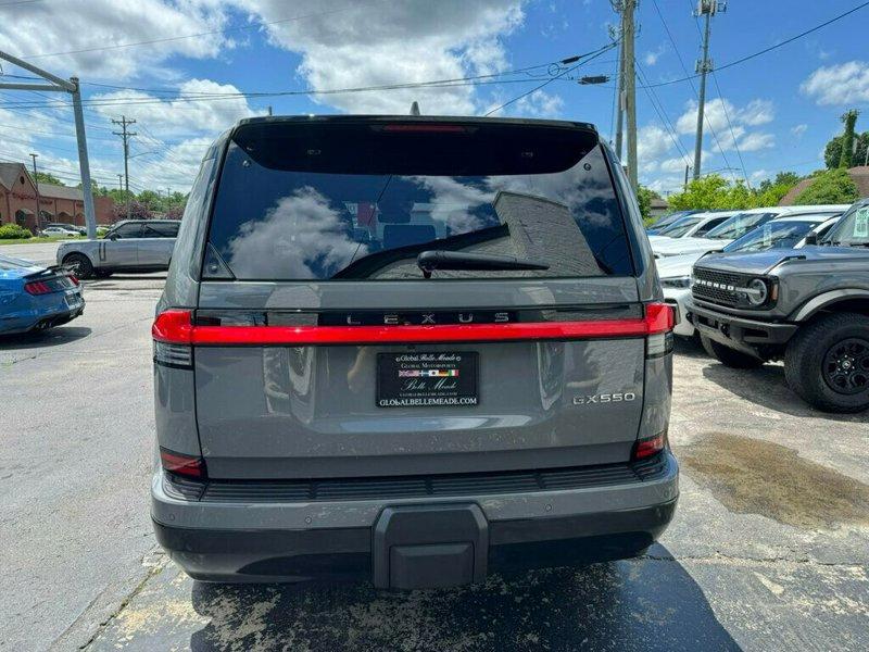 
								Lexus GX 550 Luxury SUV full									