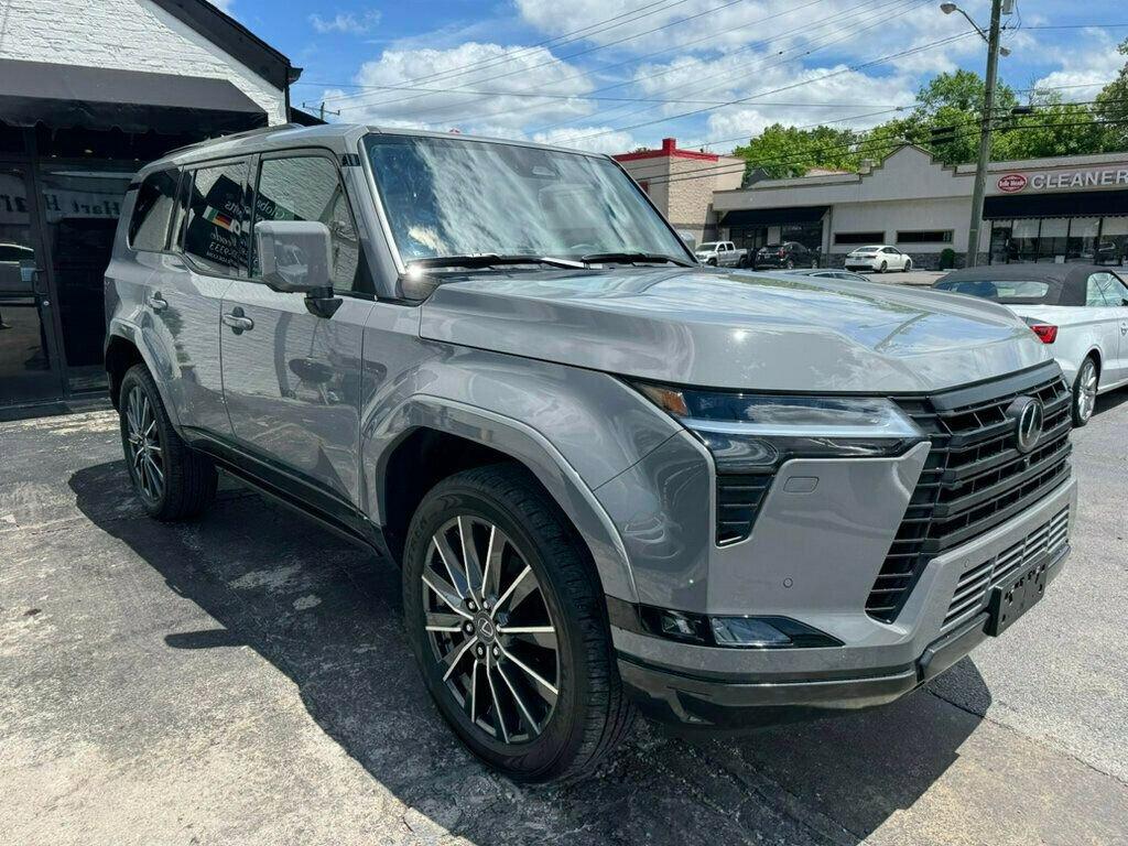 
								Lexus GX 550 Luxury SUV full									