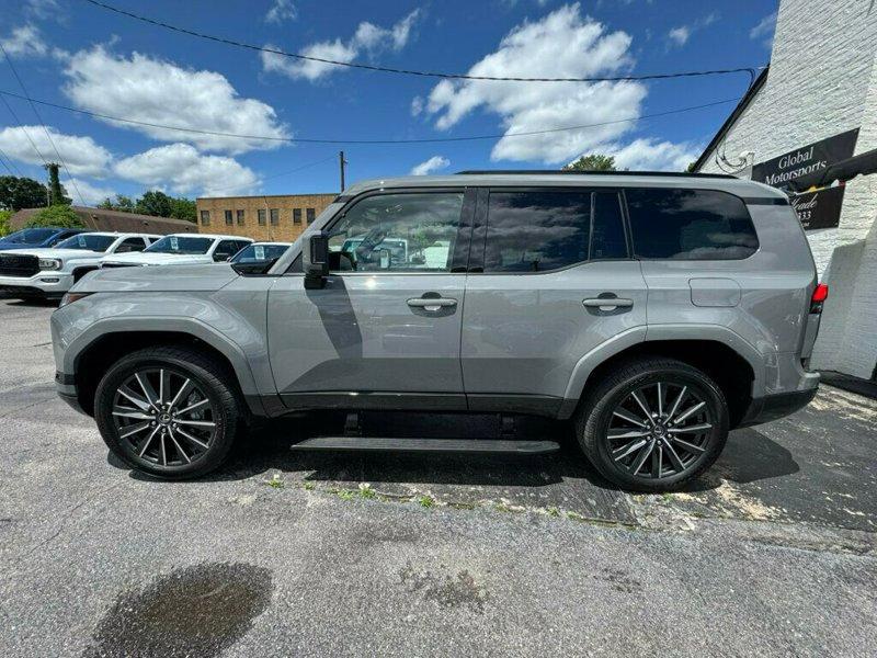 
								Lexus GX 550 Luxury SUV full									