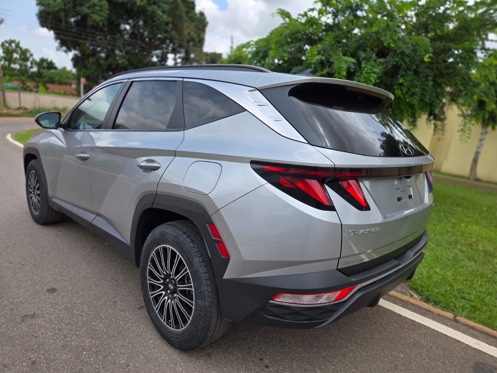 
								*2022 Hyundai Tucson Essential AWD* full									