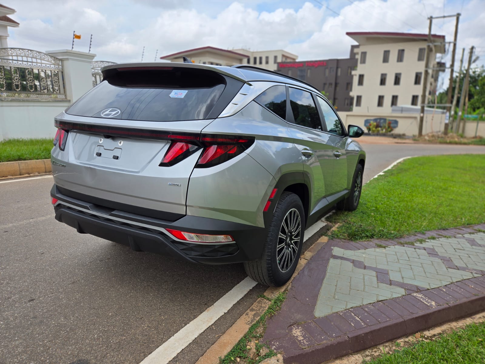 
								*2022 Hyundai Tucson Essential AWD* full									