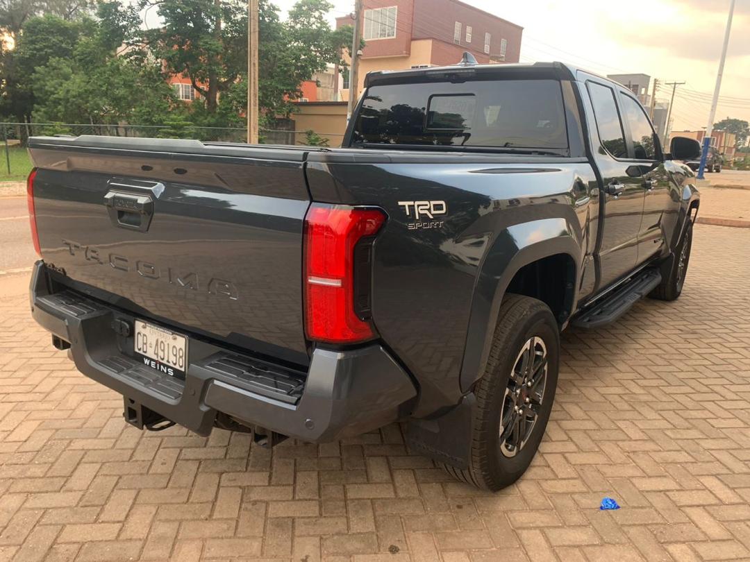 
								2024 Toyota Tacoma TRD Sport full									
