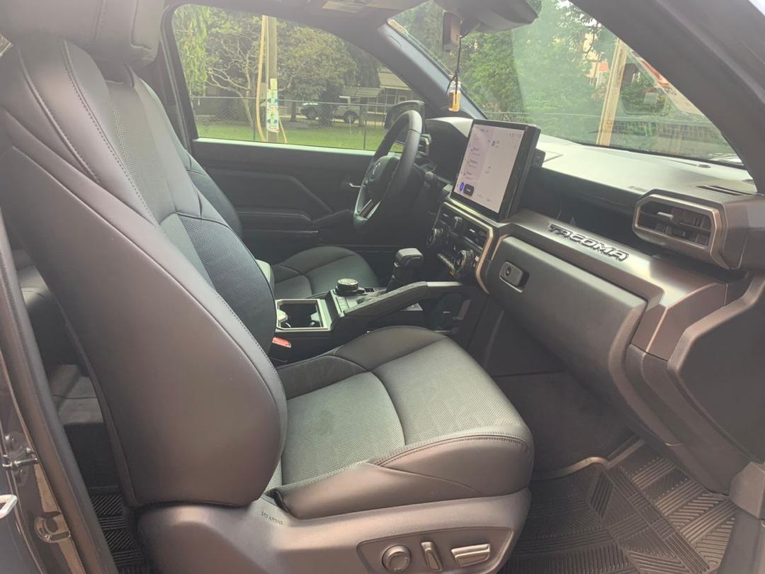 
								2024 Toyota Tacoma TRD Sport full									