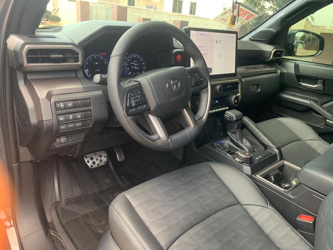 
								2024 Toyota Tacoma TRD Sport full									