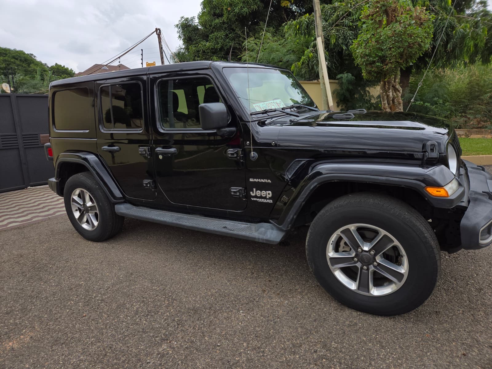 
								2023 Jeep Wrangler Unlimited Sahara full									